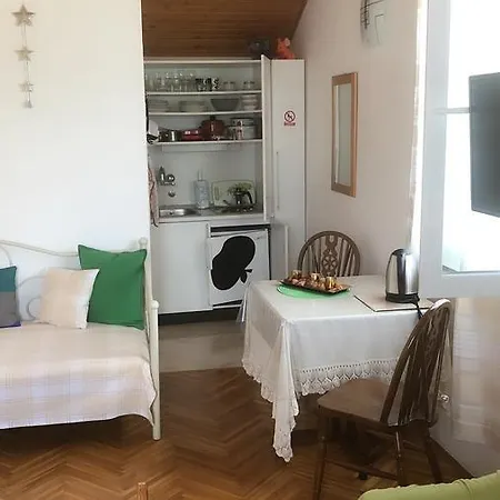 Apartment Vesna Supetar