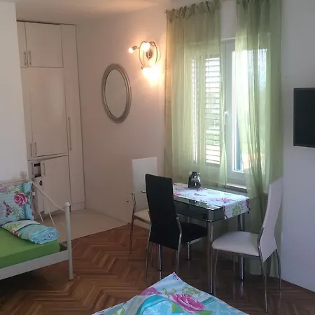 Apartment Vesna Supetar