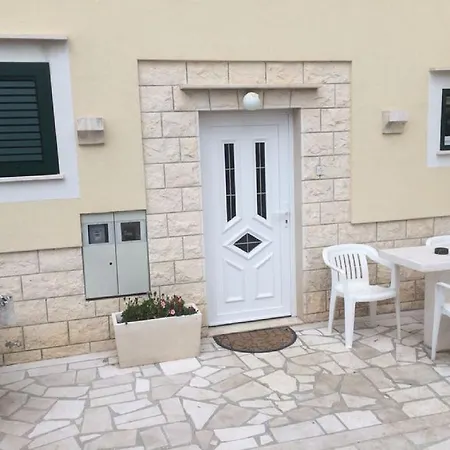 Vesna Apartament *